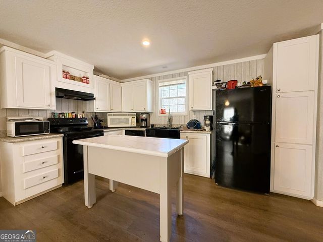 2220 O W Adams Road, Dewy Rose, GA 30634