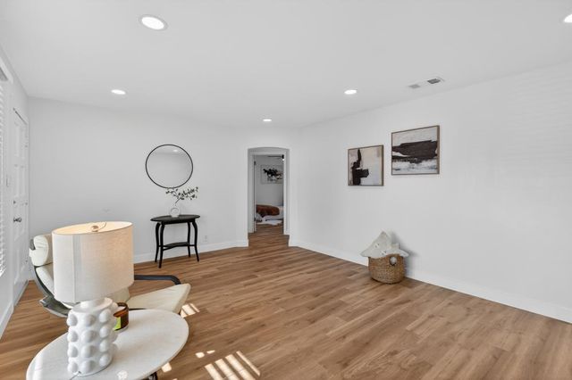 1501 Dickson St, Sacramento, CA 95822