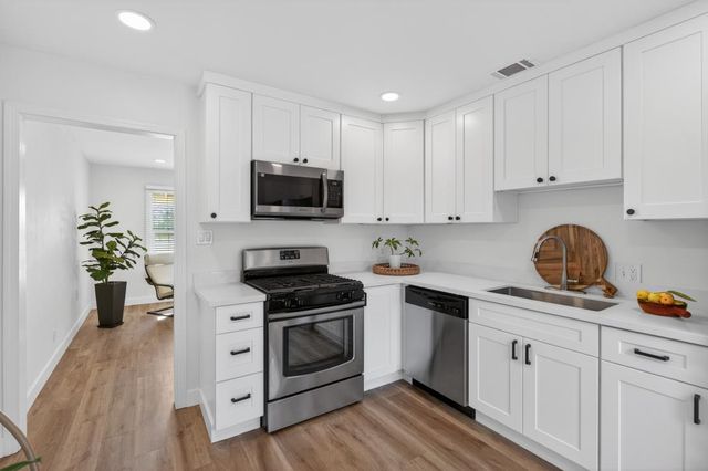 1501 Dickson St, Sacramento, CA 95822