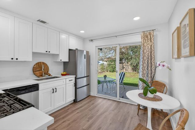 1501 Dickson St, Sacramento, CA 95822