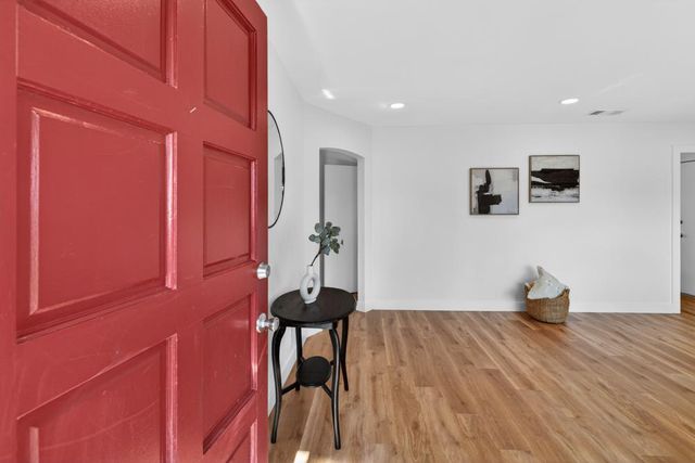 1501 Dickson St, Sacramento, CA 95822