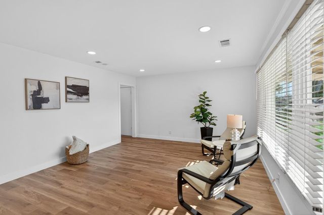 1501 Dickson St, Sacramento, CA 95822