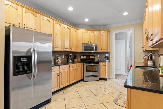 8877 Sunridge Drive, Ooltewah, TN 37363