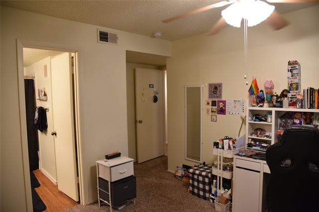 218 N Texas Boulevard 113, Denton, TX 76201