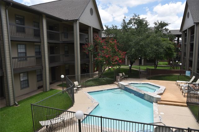 218 N Texas Boulevard 113, Denton, TX 76201