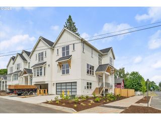 349 Se WALNUT St, Hillsboro, OR 97123