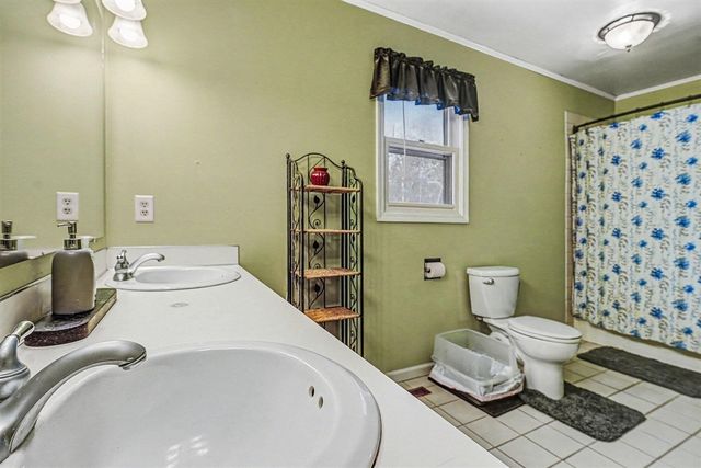 46574 33rd Street, Paw Paw, MI 49079