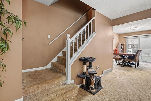 46574 33rd Street, Paw Paw, MI 49079