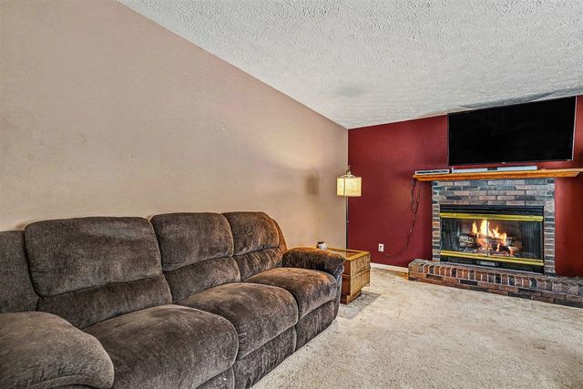 46574 33rd Street, Paw Paw, MI 49079