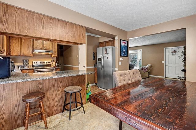 46574 33rd Street, Paw Paw, MI 49079