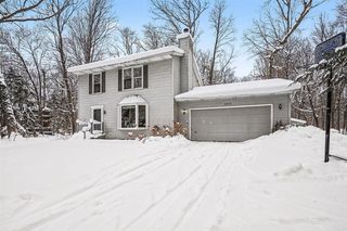 46574 33rd Street, Paw Paw, MI 49079