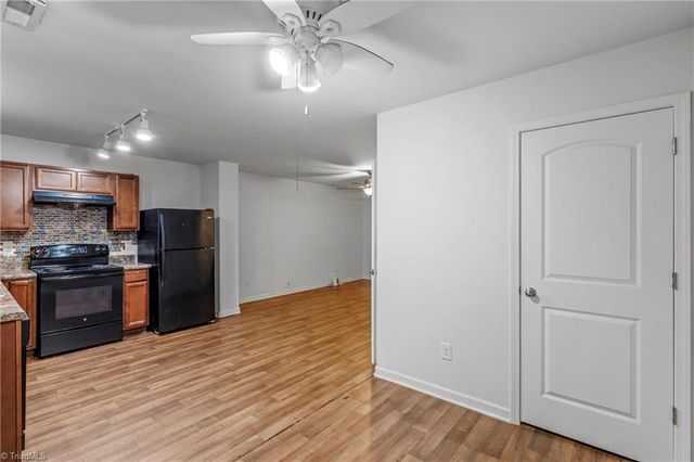 1277 Stonefield Crossing Court, Winston-salem, NC 27107