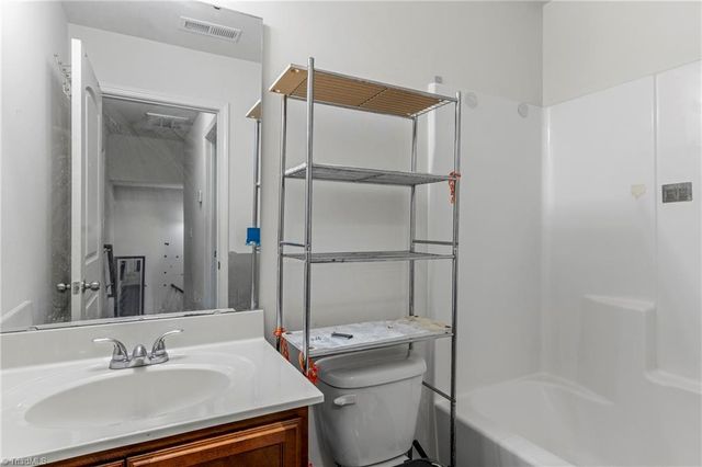 1277 Stonefield Crossing Court, Winston-salem, NC 27107
