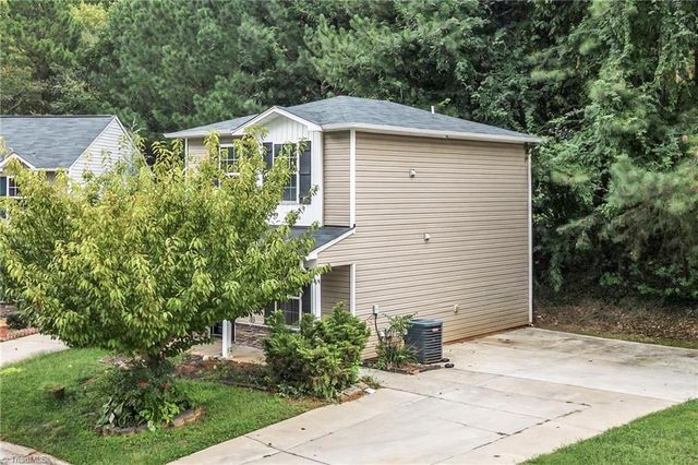 1277 Stonefield Crossing Court, Winston-salem, NC 27107