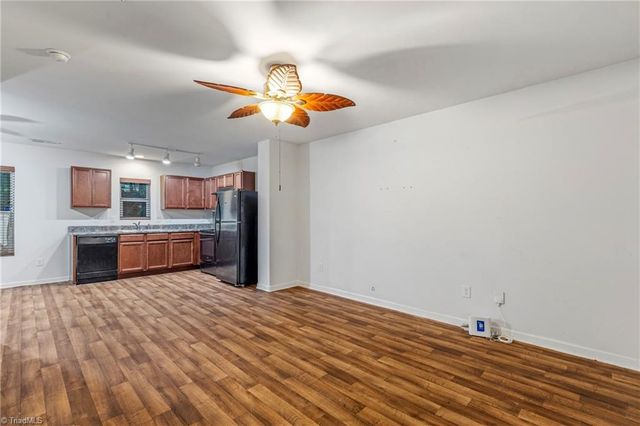 1277 Stonefield Crossing Court, Winston-salem, NC 27107
