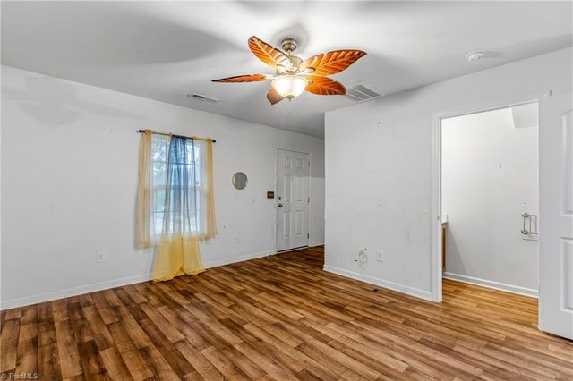 1277 Stonefield Crossing Court, Winston-salem, NC 27107