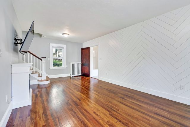 31 Greenhood St, Dedham, MA 02026