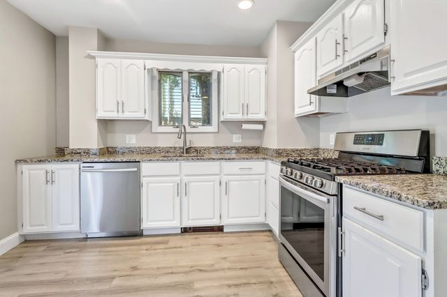 31 Greenhood St, Dedham, MA 02026
