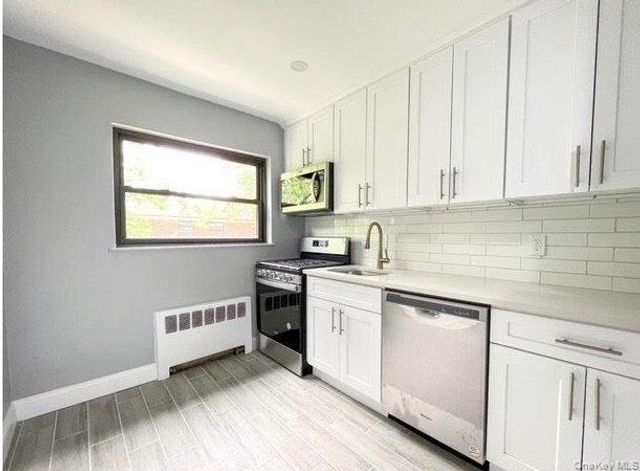 73-23 220th Street Upper, Bayside, NY 11364