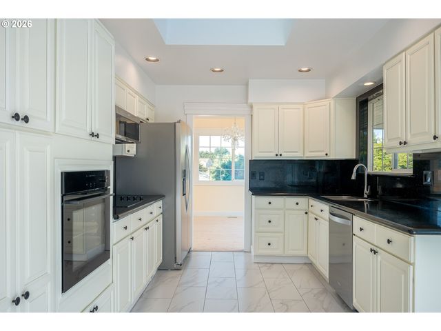 4134 Ne 131ST Pl Ne, Portland, OR 97230