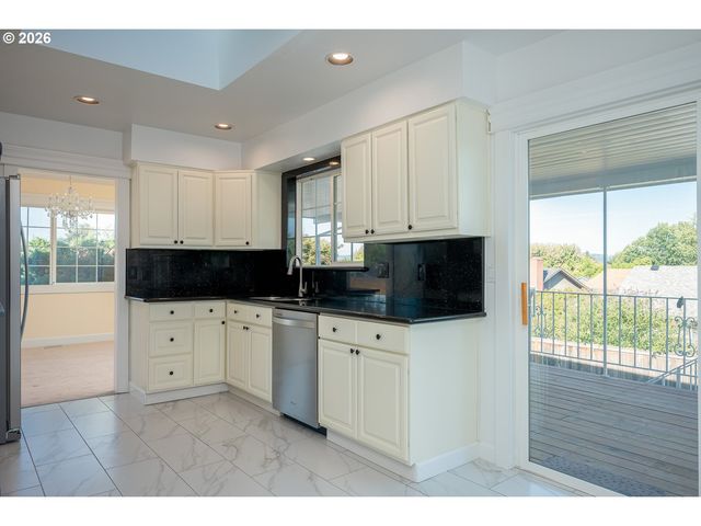 4134 Ne 131ST Pl Ne, Portland, OR 97230