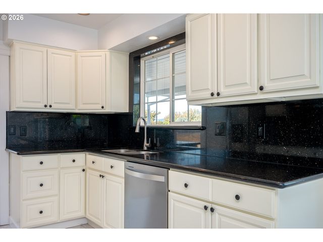 4134 Ne 131ST Pl Ne, Portland, OR 97230