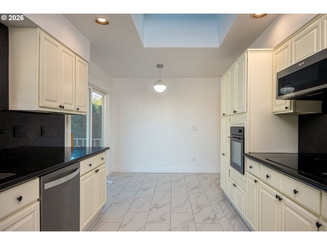 4134 Ne 131ST Pl Ne, Portland, OR 97230