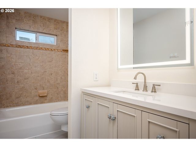 4134 Ne 131ST Pl Ne, Portland, OR 97230