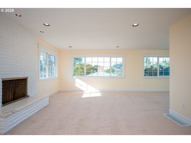 4134 Ne 131ST Pl Ne, Portland, OR 97230