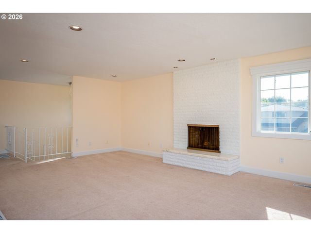 4134 Ne 131ST Pl Ne, Portland, OR 97230