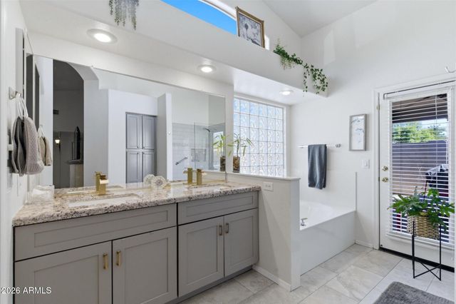 4712 E ADOBE Drive, Phoenix, AZ 85050