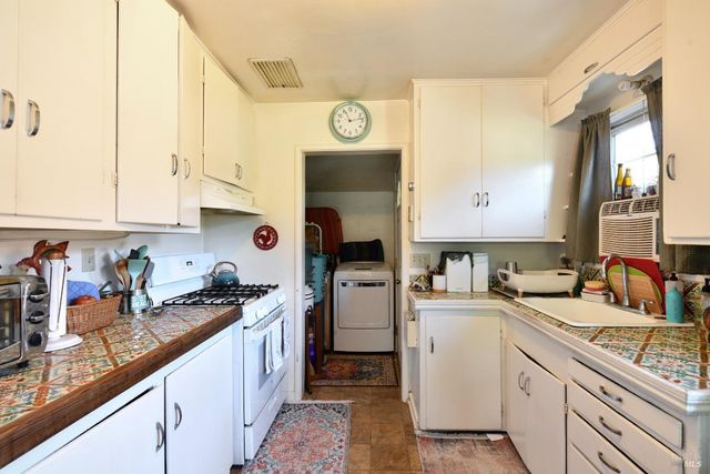 473 Newton Way, Angwin, CA 94508