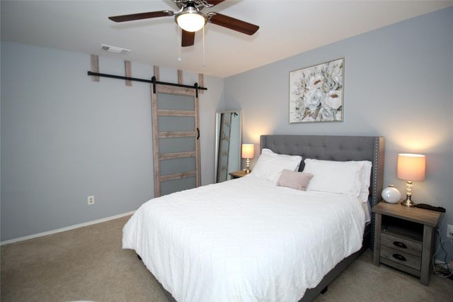 9707 Richmond Avenue 104, Houston, TX 77042