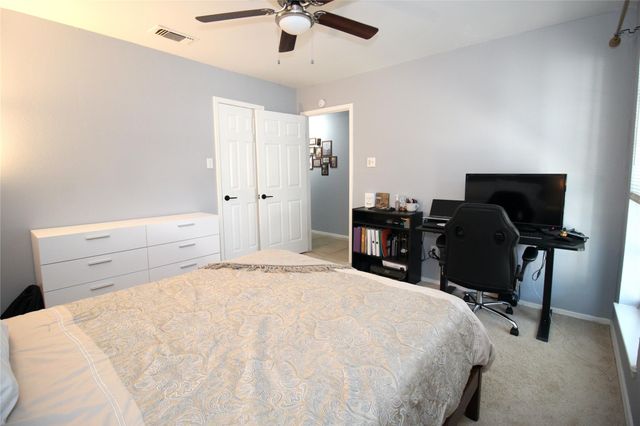 9707 Richmond Avenue 104, Houston, TX 77042