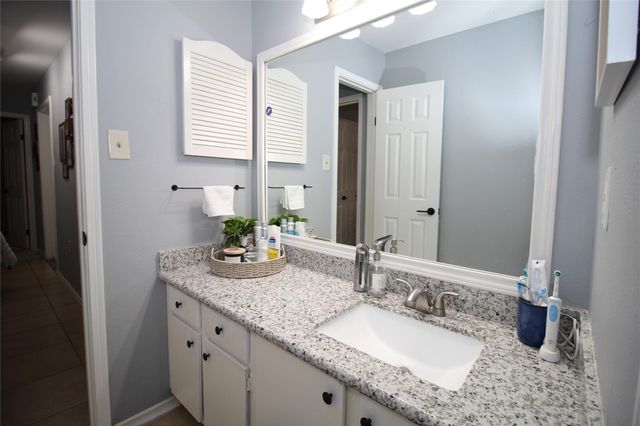 9707 Richmond Avenue 104, Houston, TX 77042