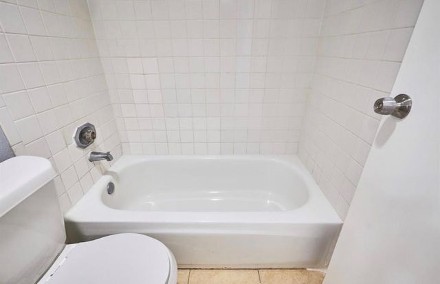 9707 Richmond Avenue 104, Houston, TX 77042