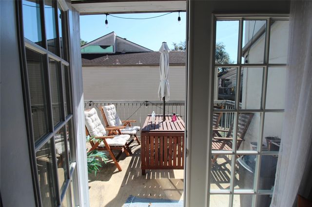 9707 Richmond Avenue 104, Houston, TX 77042