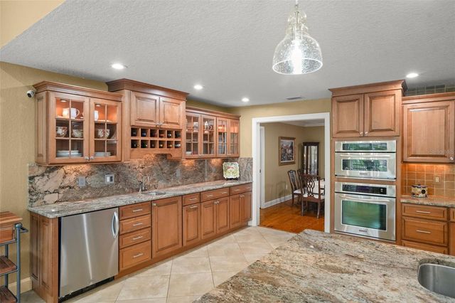 2001 ILLINOIS AVE NE, St Petersburg, FL 33703