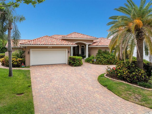 2001 ILLINOIS AVE NE, St Petersburg, FL 33703