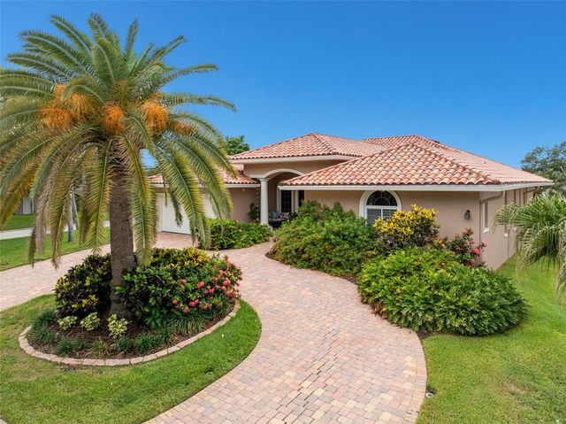 2001 ILLINOIS AVE NE, St Petersburg, FL 33703