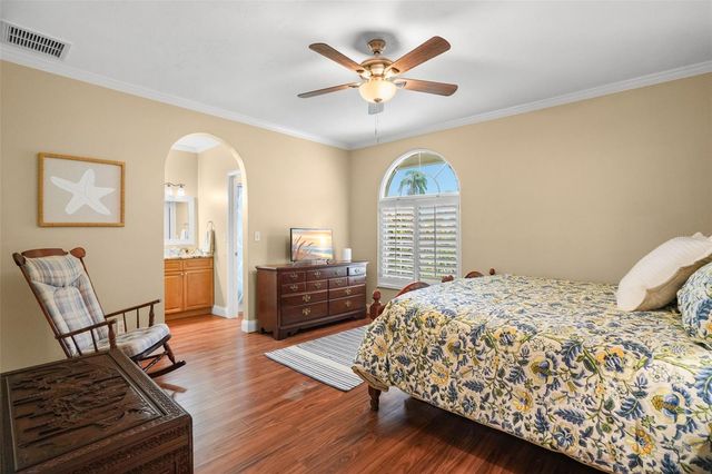 2001 ILLINOIS AVE NE, St Petersburg, FL 33703