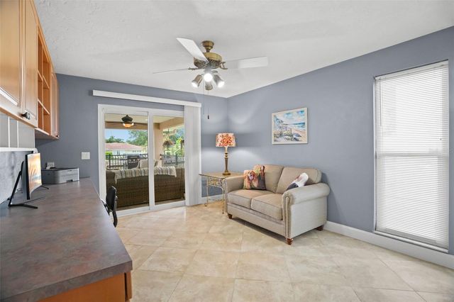 2001 ILLINOIS AVE NE, St Petersburg, FL 33703