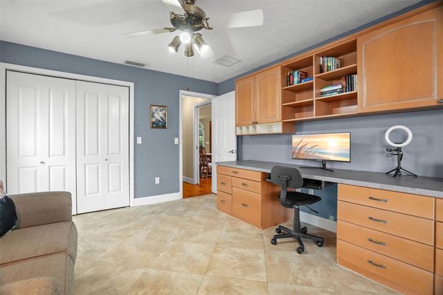 2001 ILLINOIS AVE NE, St Petersburg, FL 33703