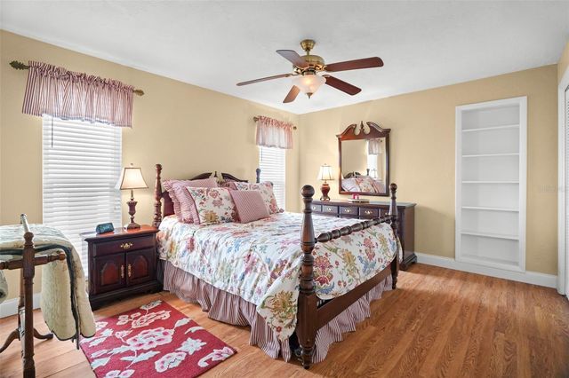 2001 ILLINOIS AVE NE, St Petersburg, FL 33703