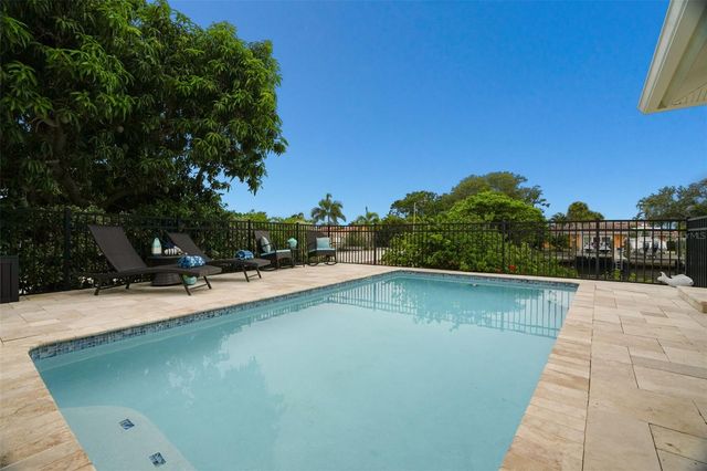 2001 ILLINOIS AVE NE, St Petersburg, FL 33703