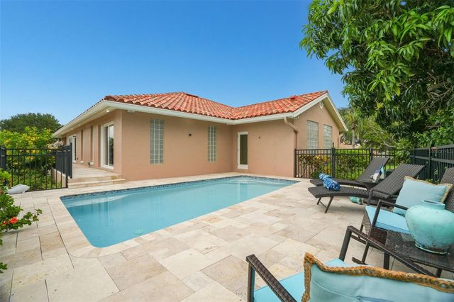 2001 ILLINOIS AVE NE, St Petersburg, FL 33703