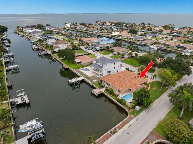 2001 ILLINOIS AVE NE, St Petersburg, FL 33703