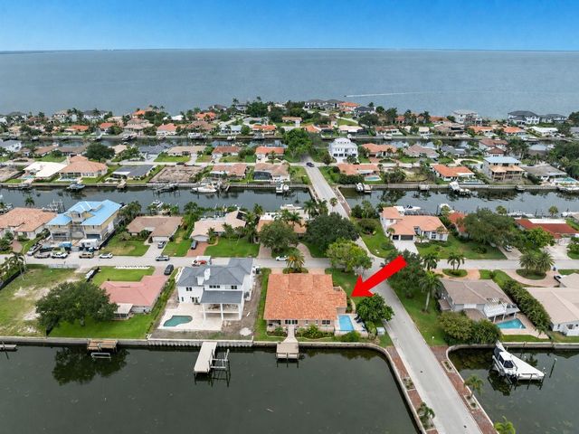 2001 ILLINOIS AVE NE, St Petersburg, FL 33703