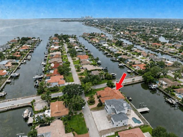2001 ILLINOIS AVE NE, St Petersburg, FL 33703