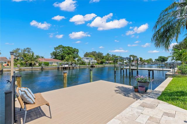2001 ILLINOIS AVE NE, St Petersburg, FL 33703